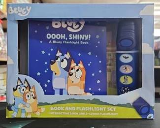 Bluey: Oooh, Shiny! Book and 5-Sound Flashlight Set