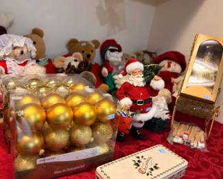 Santa Claus Figures Gold Ornament Balls Teddy Bears Christmas Holiday Decor Lot