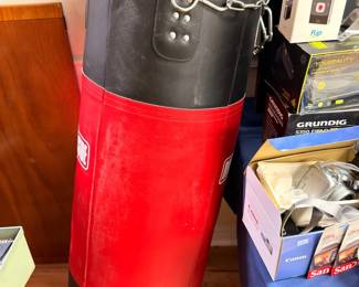 Red Black Punching Bag Heavy Bag Chain Mount Boxing Fitness Exercise Equipment
