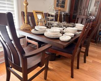 Dark Wood Dining Table Chairs Set White Gold China Dinnerware Place Settings