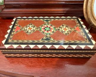 Inlaid Wood Marquetry Jewelry Trinket Box Geometric Pattern Decorative
