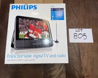 Philips Portable 9 Widescreen HD LCD TVRadio W Remote Original Box