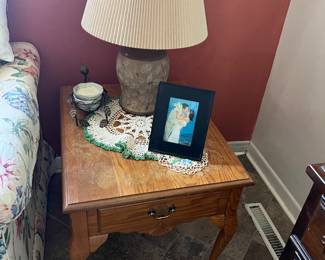 Wood end table and ceramic pot