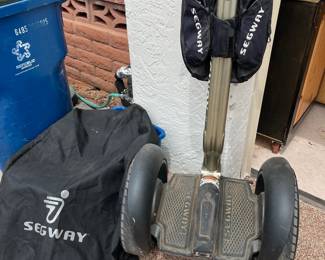 SEGWAY *AS-IS - Battery does not hold a charge; may be an issue with the display.  Likley good for parts.  