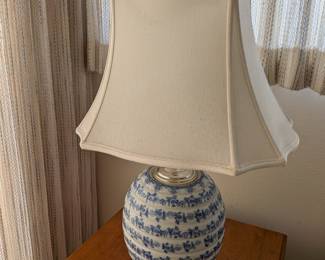 Blue and White Chinoiserie Ginger Jar Table Lamp