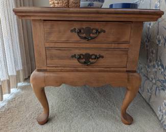 Vintage Thomasville Furniture Fisher Park Collection Solid Oak 22" Nightstand