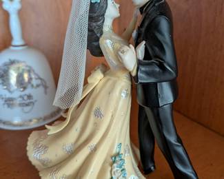 Vintage La Verona Collection Bride & Groom Wedding Cake Topper