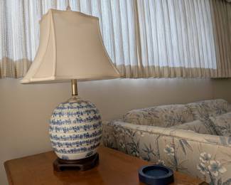 Blue and White Chinoiserie Ginger Jar Table Lamp