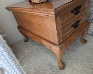 Vintage Thomasville Furniture Fisher Park Collection Solid Oak 22" Nightstand