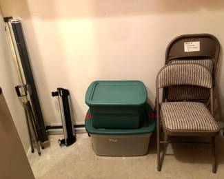 40” x 40” projector screen, Thule ski rack, Samsonite folding chairs