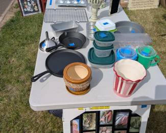 Housewares, kitchenwares, and home decor