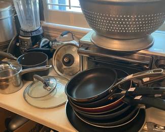 Kitchen items, pans
