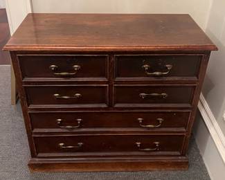 Small Mahogany Bachelors Chest of Drawers
