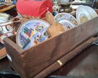 state plates and a groovy little cutting board