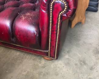 nailhead details 