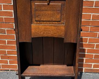 Arts & Crafts Gustav Stickley early chalet desk, #505