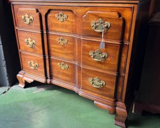 Statton Private Collection Oldtowne Cherry Block Front Chippendale Style Chest