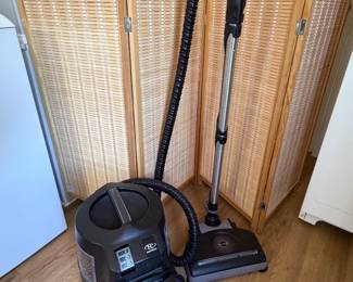 Rainbow Vacuum 