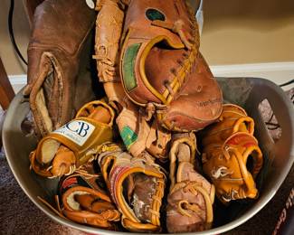 Baseball gloves