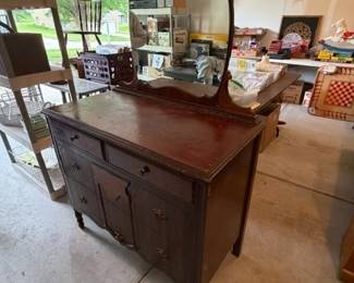 Antique dresser w/ mirror. 