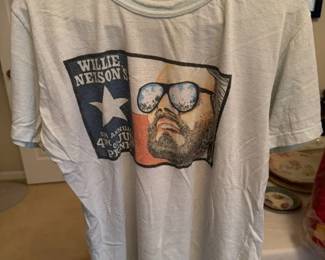 Vintage Willie Nelson Concert T-shirt.