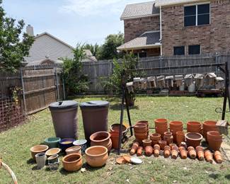 Terra cotta pots in all sizes