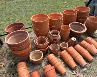 Terra Cotta planting pots in many sizes 