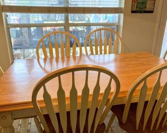 White and oak farmhouse dining table with six chairs. Excellent condition 