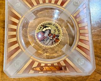 Vintage La Gloria Cubana Cigar ashtray