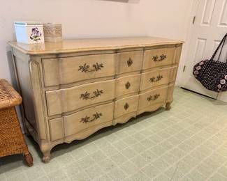 French Provincial 9-Drawer Dresser