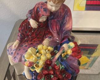 Vintage Royal Dalton figurine Flower sellers