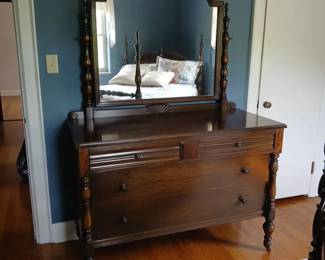 Solid Wood 4 Drawer Dresser with Mirror