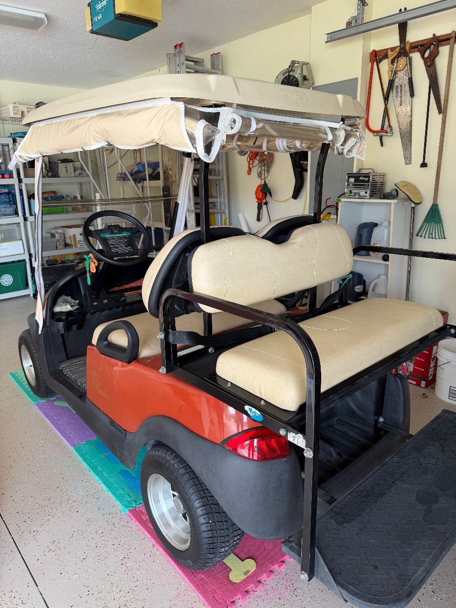 GOLF CART