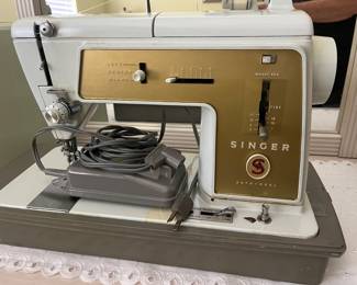 Vintage Singer sewing machine model 603