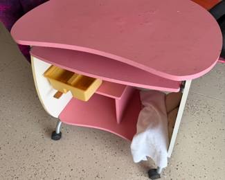 Nail station