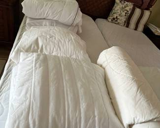 Mattress pads. Twin
