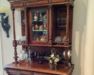 French renaissance revival style bar/sideboard Buffet 90 HX 43WX 21.5 D.