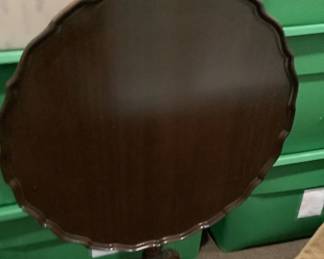 Large till top scalloped edge, pie table 28.5 D. X. 38 H