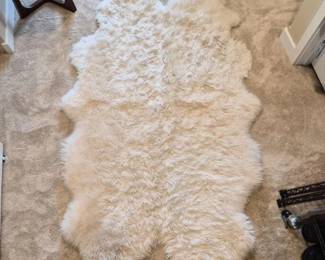 Windward Luxury Sheepskin Accent Rug