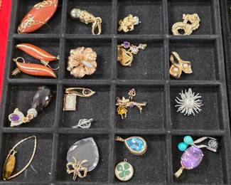 Assorted Gold jewelry 