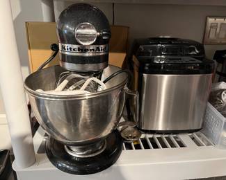 Kitchen aid mixer and Bread Maker