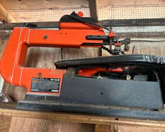 Scroll saw