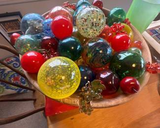 Glass floats