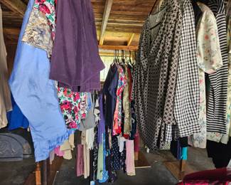 Women's Clothing 