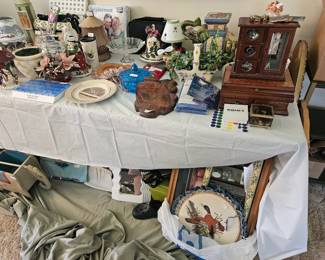 Mirrors, jewelry, many pictures frames