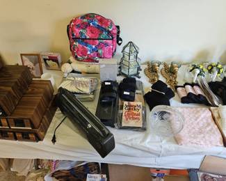 Miscellaneous decor