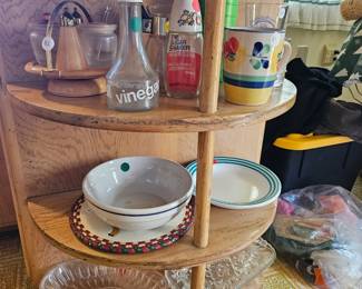 Salt & pepper shakers, variety of bowls