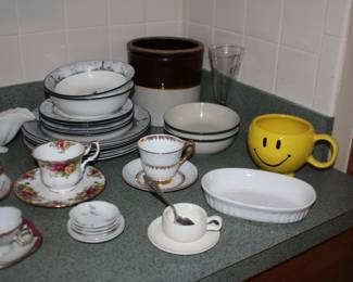Tea cups, Crock More