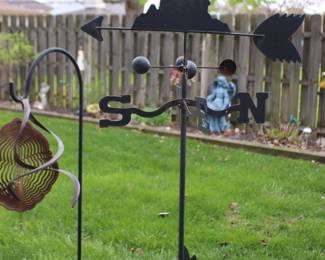 Garden Decorations and Planters 3  