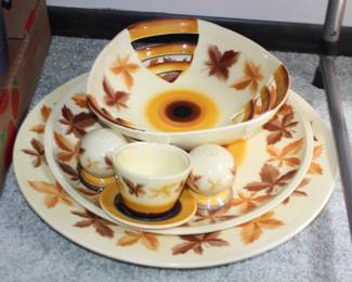 Yellow Beige Leaf Pattern Dishware with Unique Bowl
